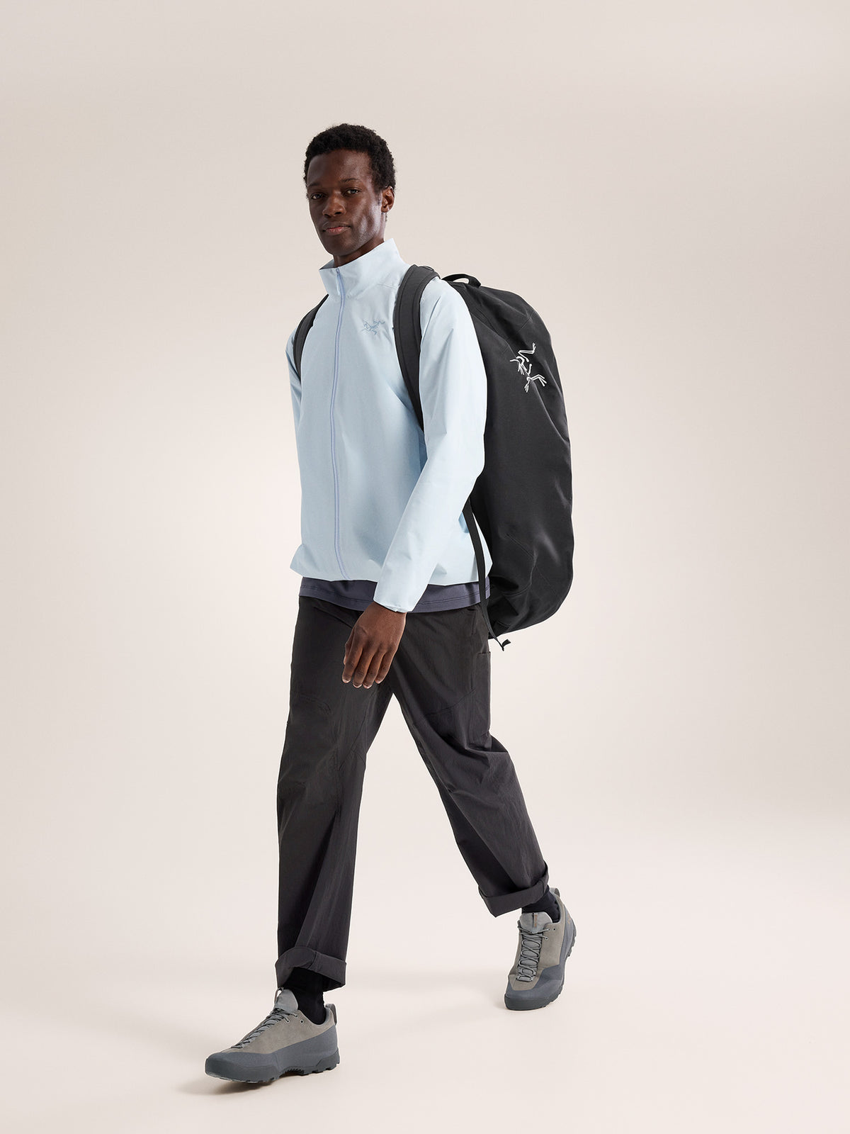 Carrier 75 Duffle Black Full Body