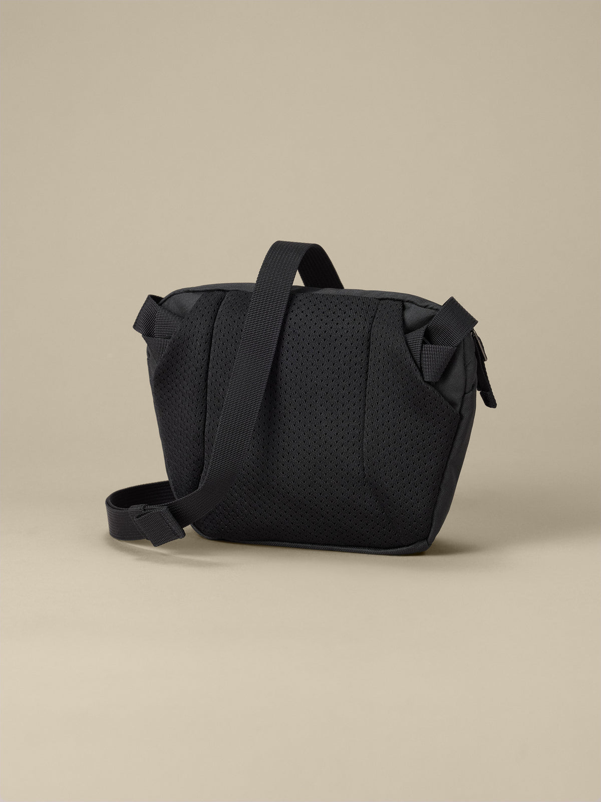 Mantis 1 Waist Pack 24K Black Back