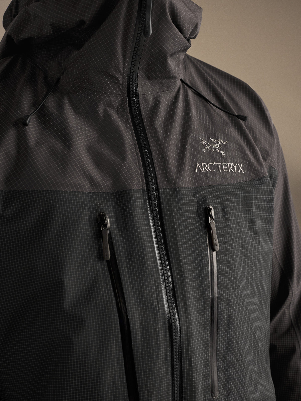 Alpha Jacket Graphite/Black Fabric Detail