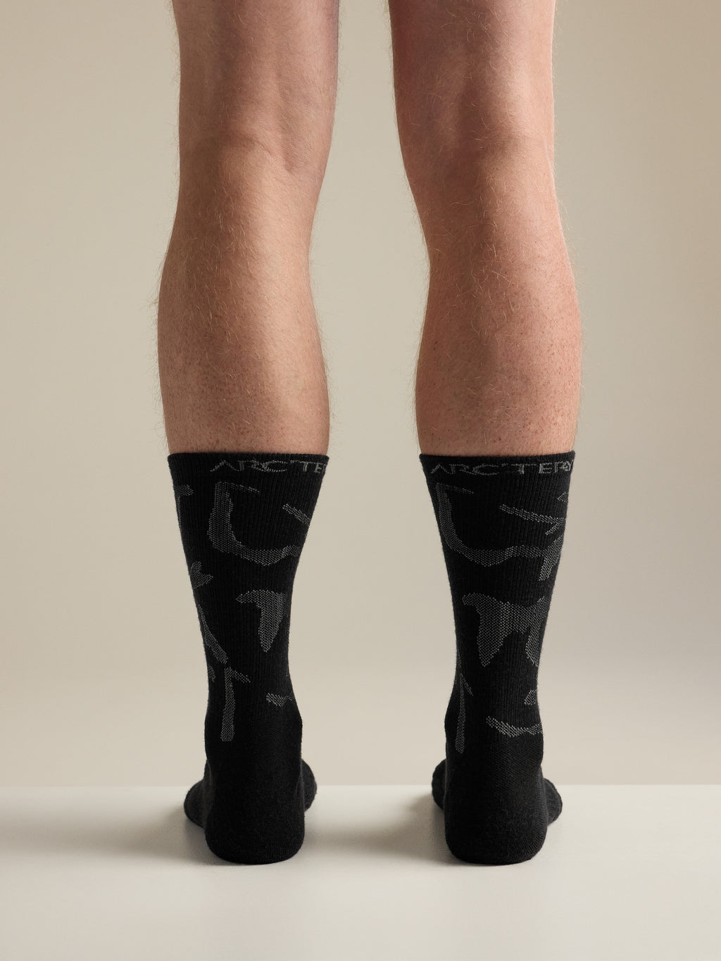 Merino Wool Grotto Mid Sock Black/Graphite Back View