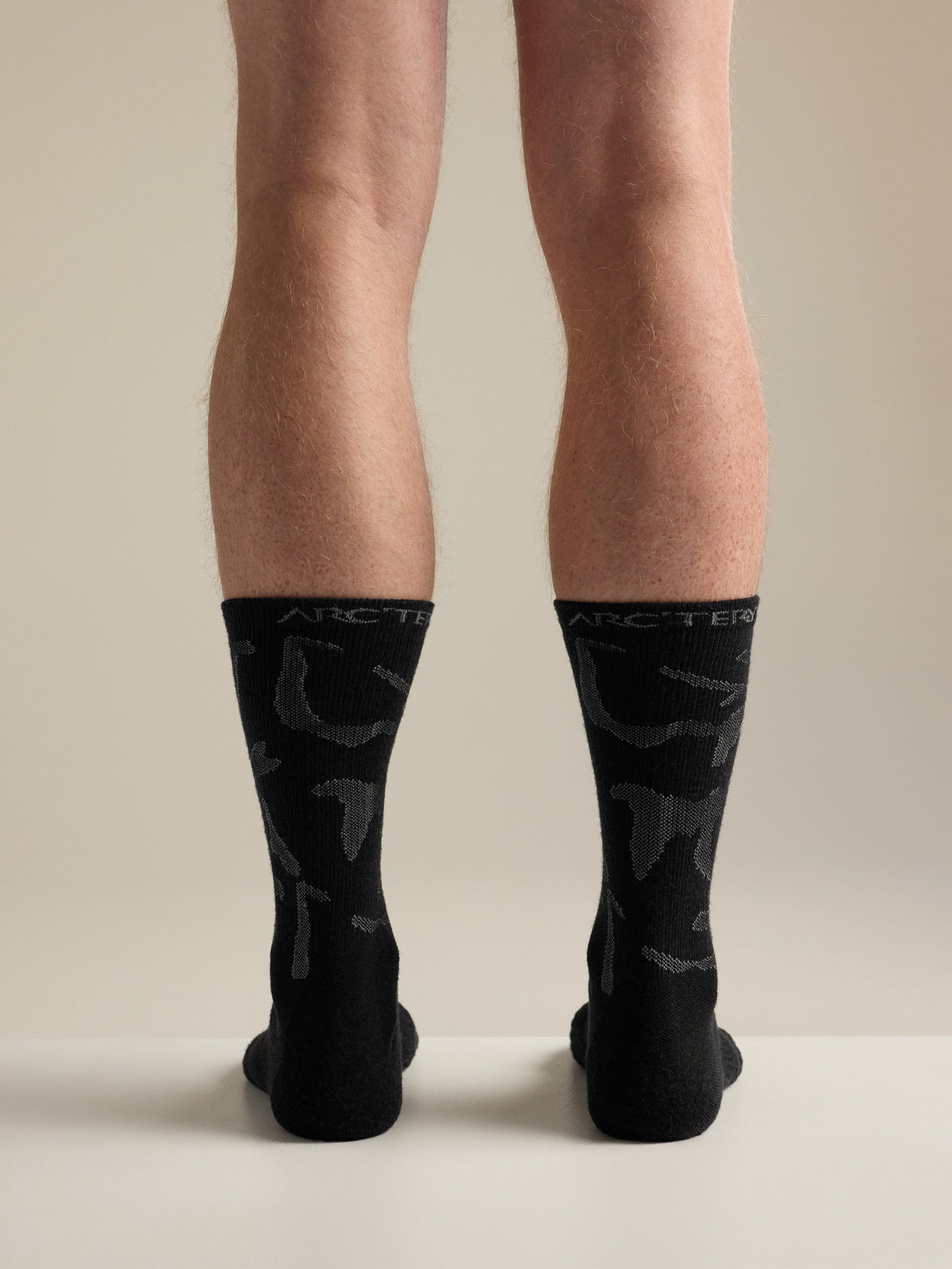 Merino Wool Grotto Mid Sock Black/Graphite Back View