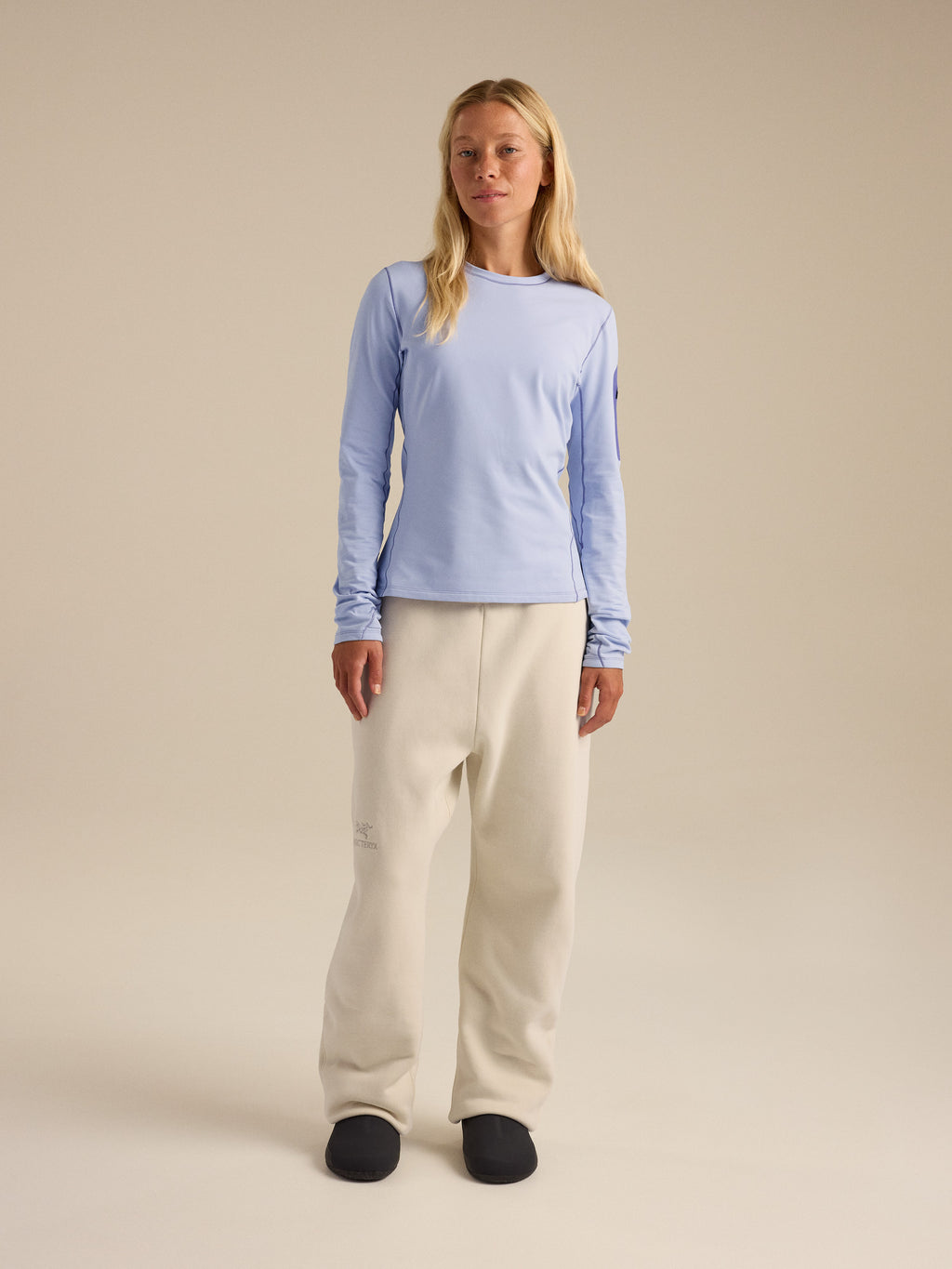 Rho Crew Neck LS Women's Kasumi / Blurple Full Body