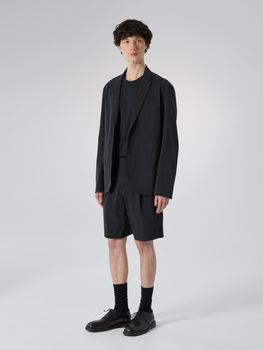 Indisce Short Black Hover