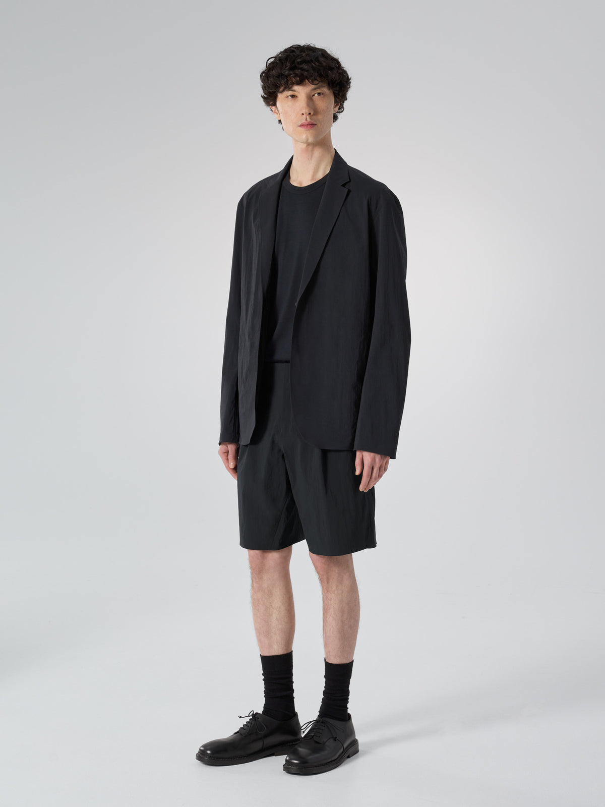 Indisce Short Black Hover