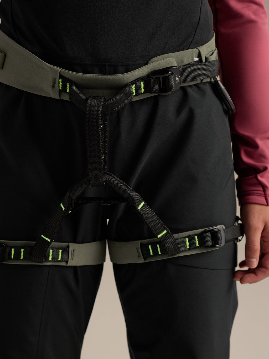 AR 385a Harness Women's Forage / Mantis Detail