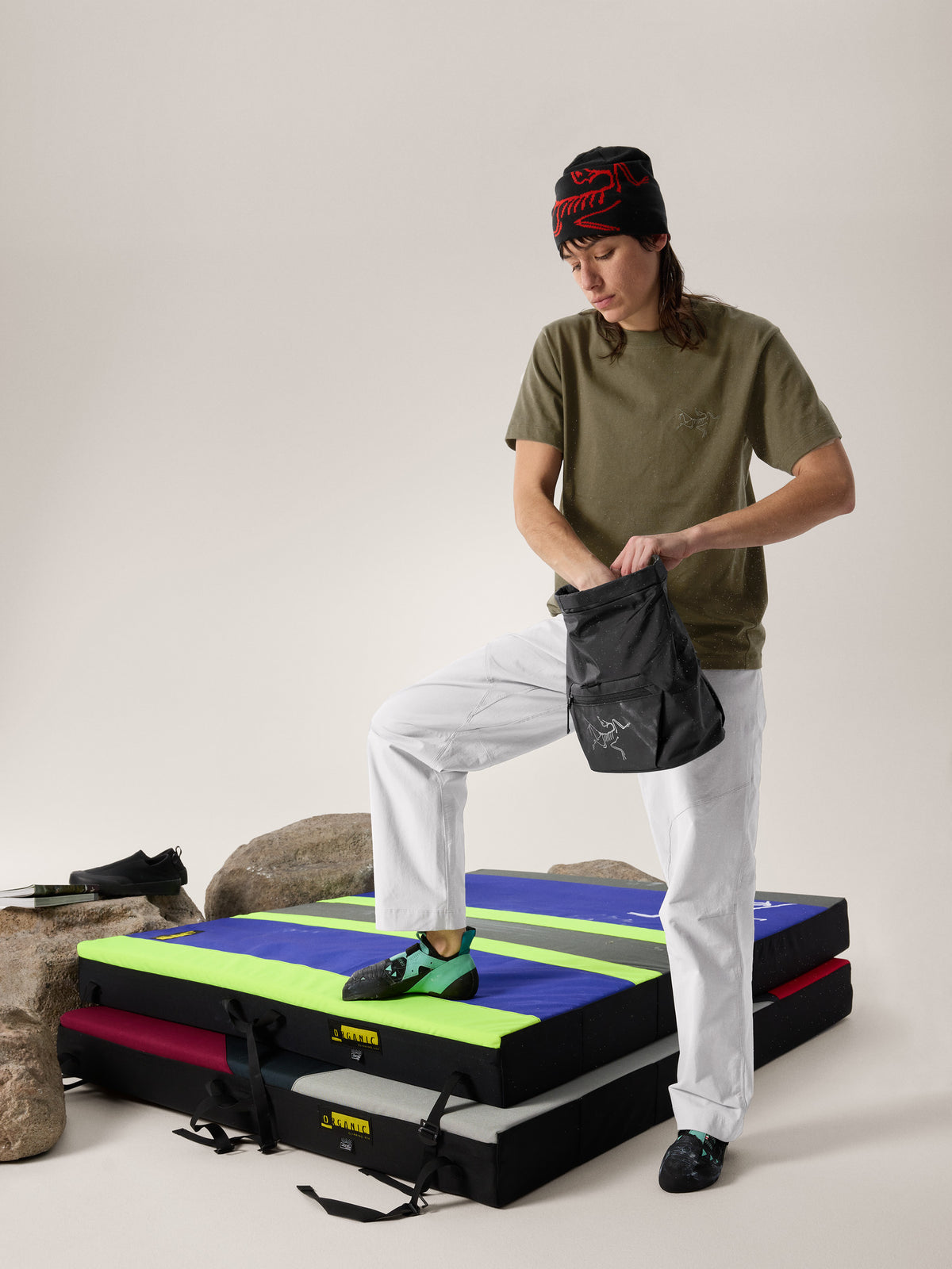 Ion Chalk Bucket Black Full Body