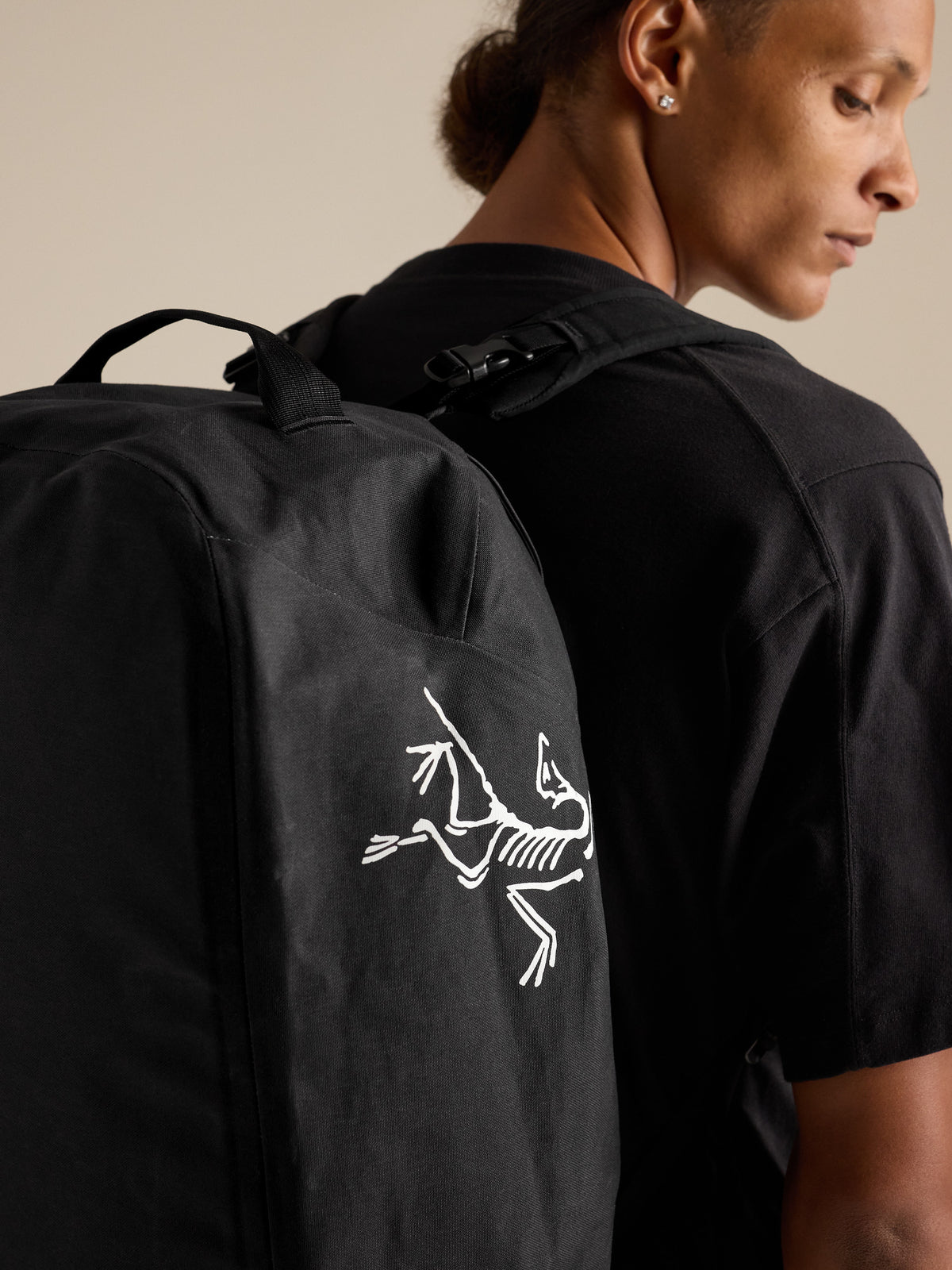 Carrier 40 Duffle Black Fabric Detail