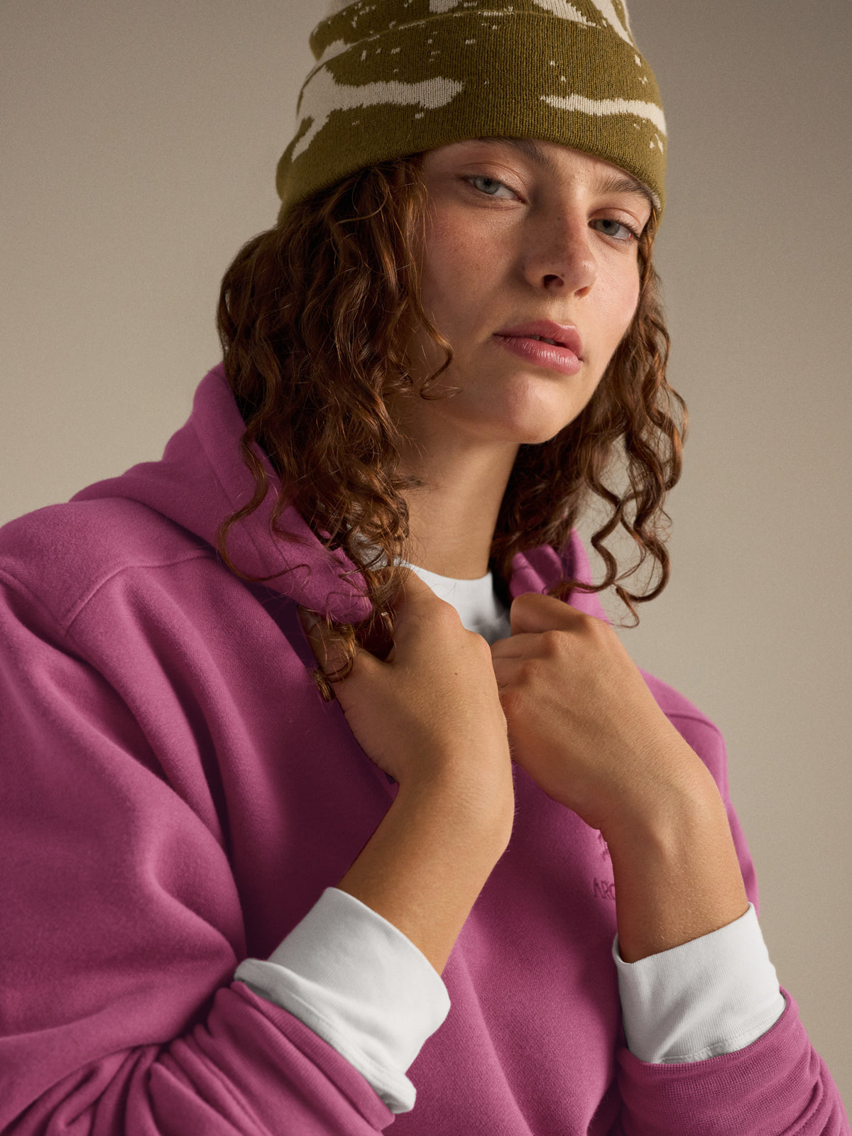 Emblem Fleece Hoody Women's Lt Renegade Detail 1