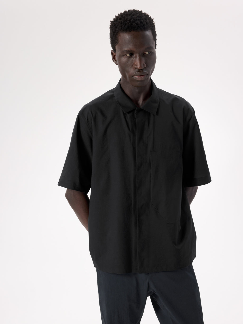 Demlo Shirt SS Black Front View