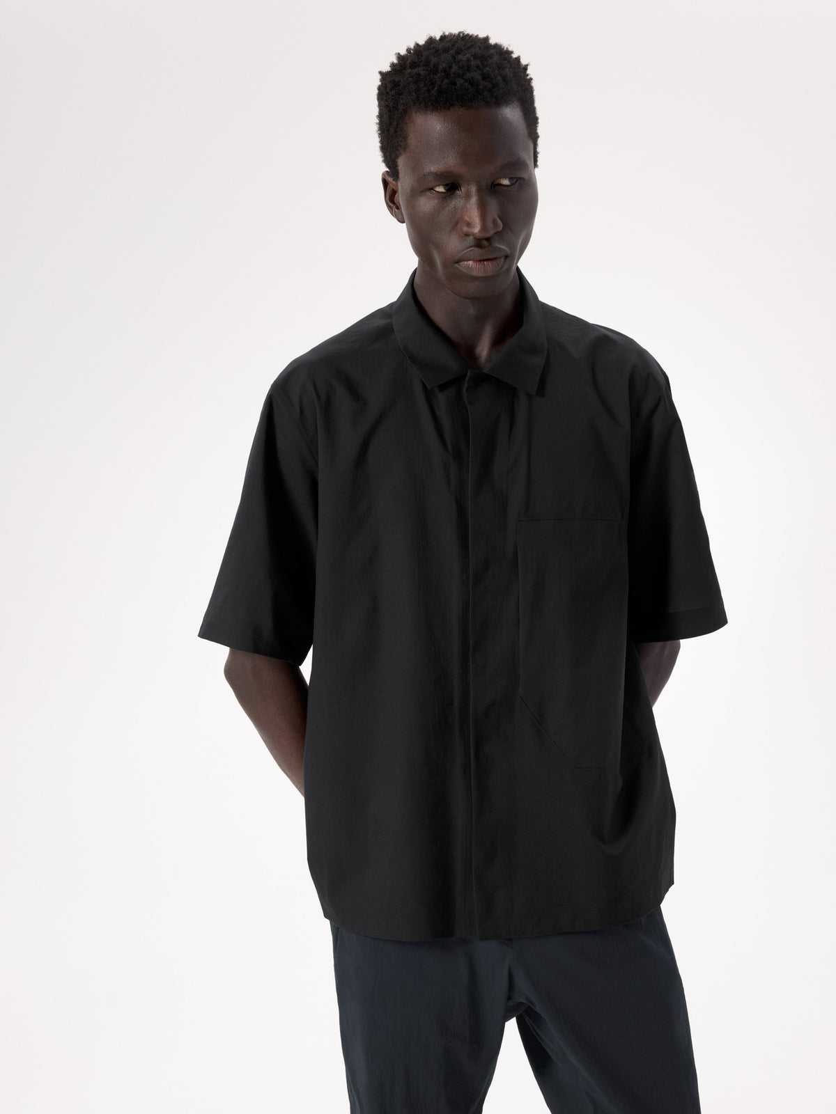 Demlo Shirt SS Black Front View