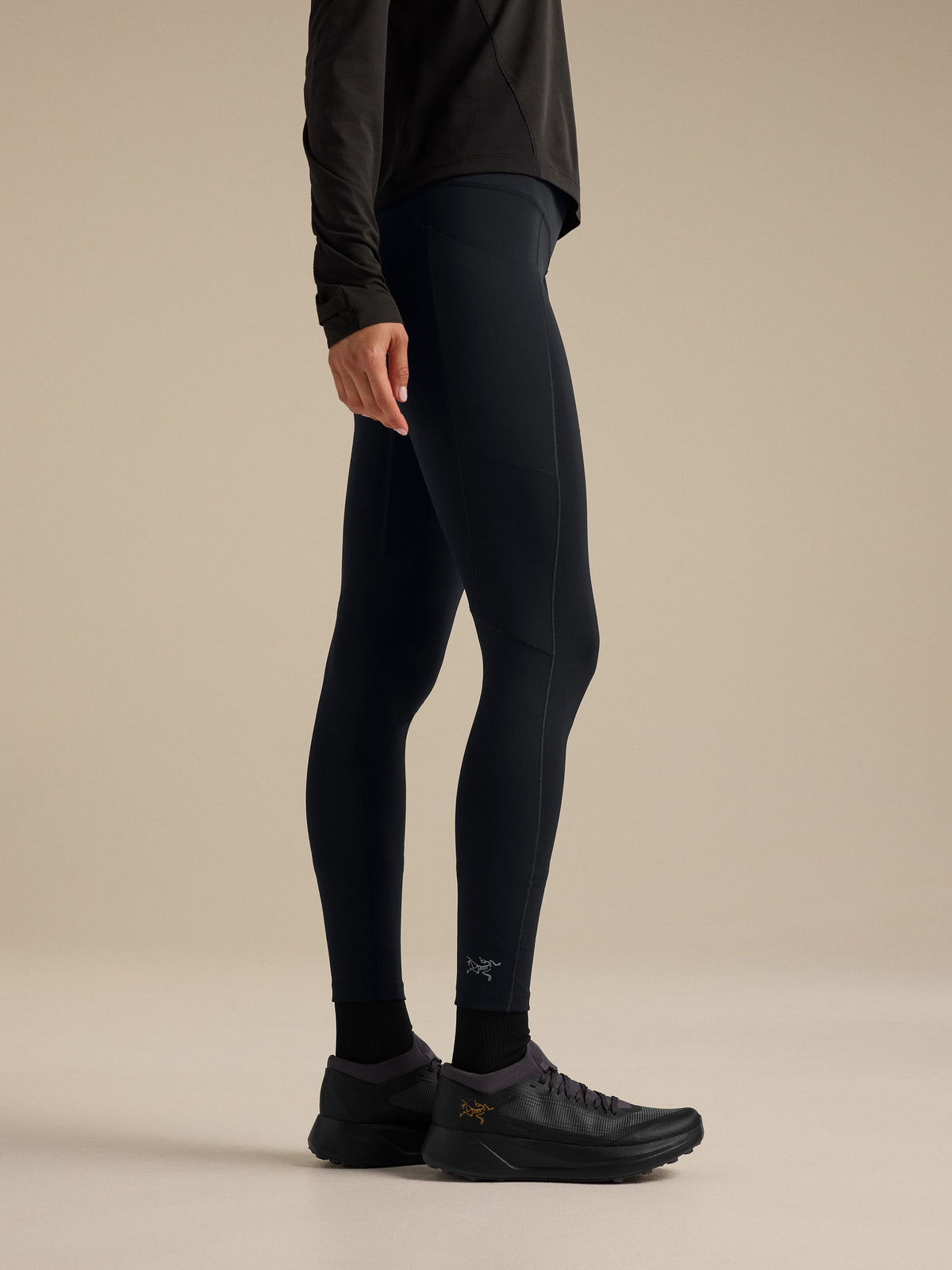 Essent High-Rise Utility Legging 26" Women's Black Side View