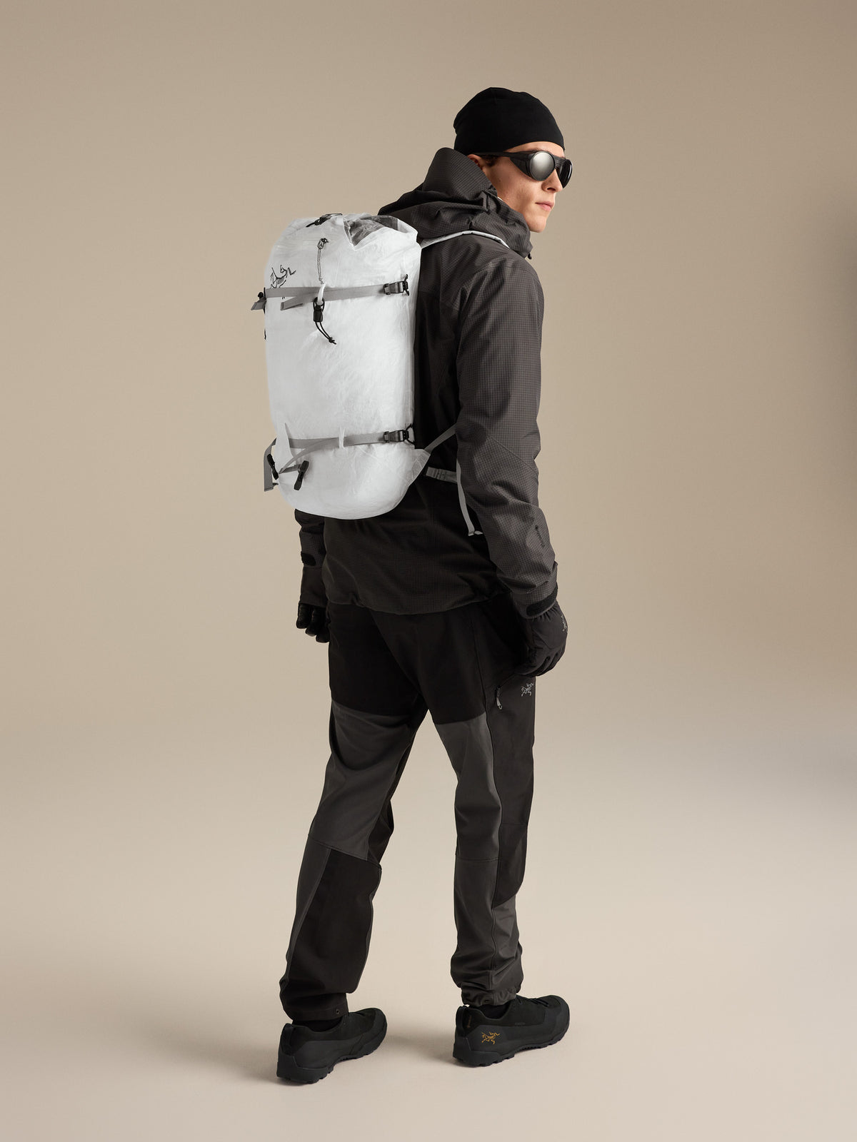 Alpha SL 30 Backpack White Light Hover