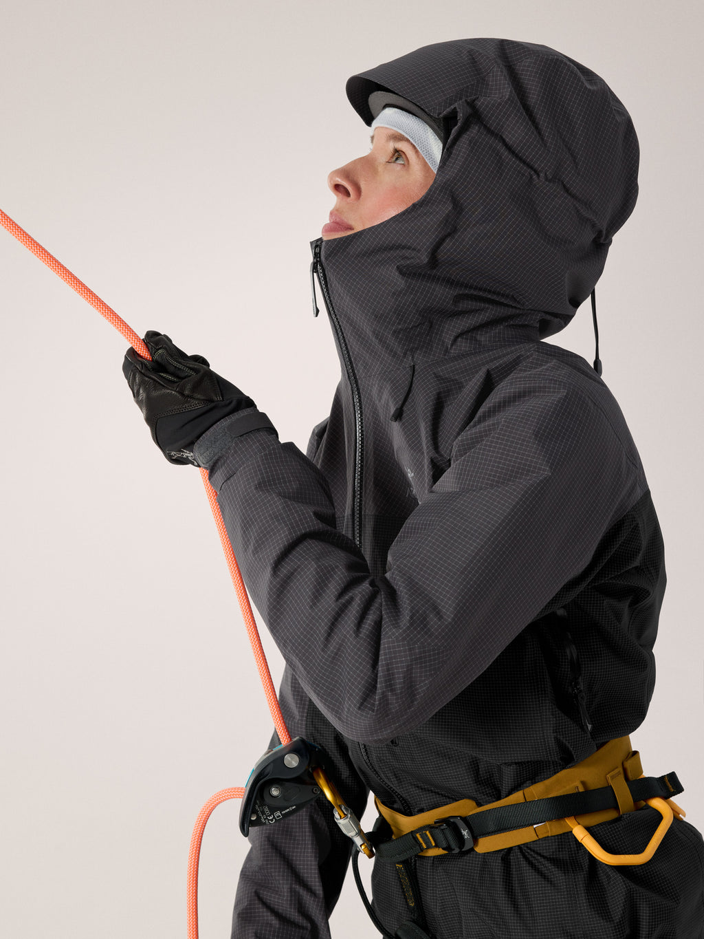 Alpha Jacket Women's Graphite / Black Hover