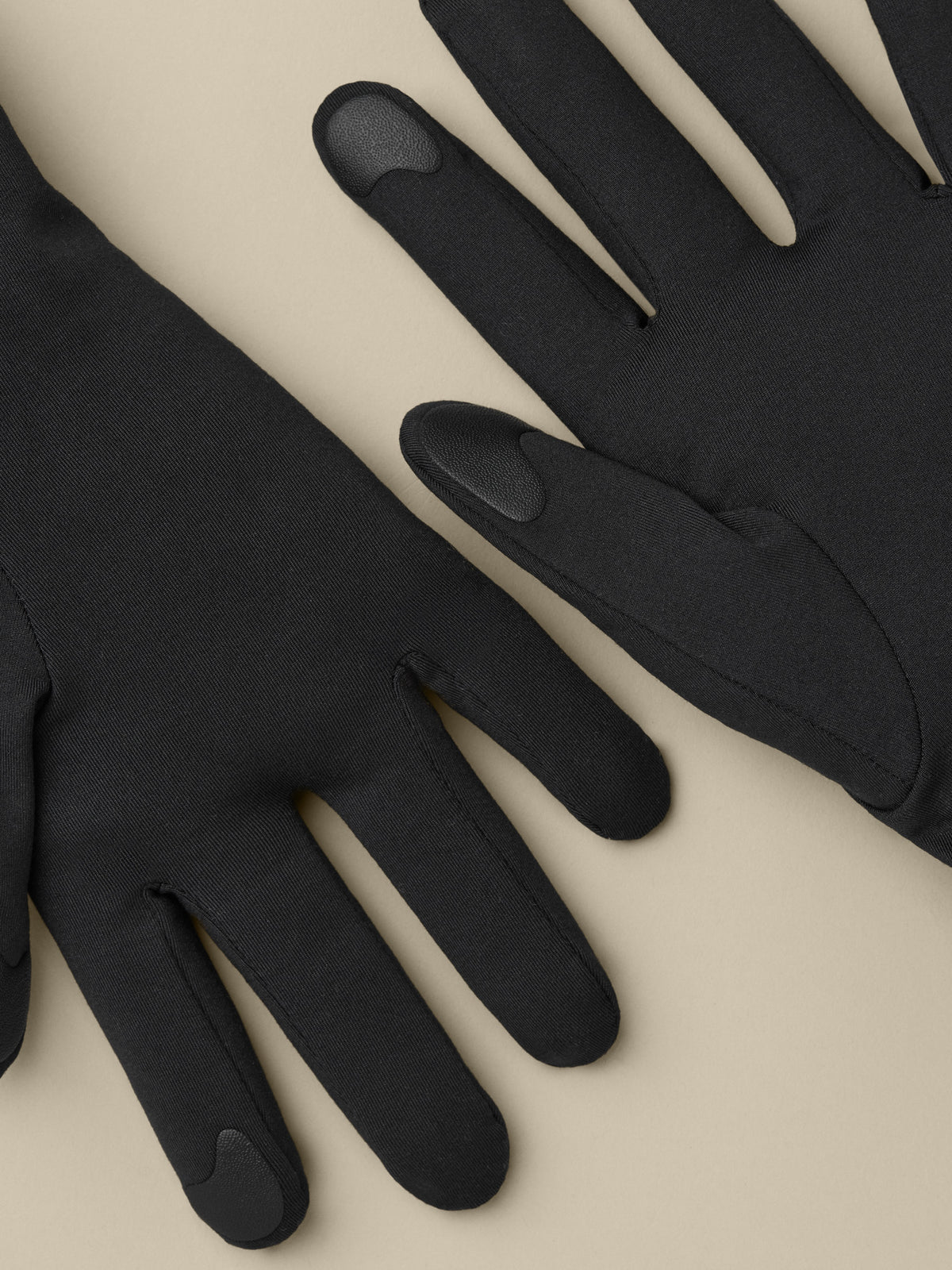 Rho Glove Black Hover