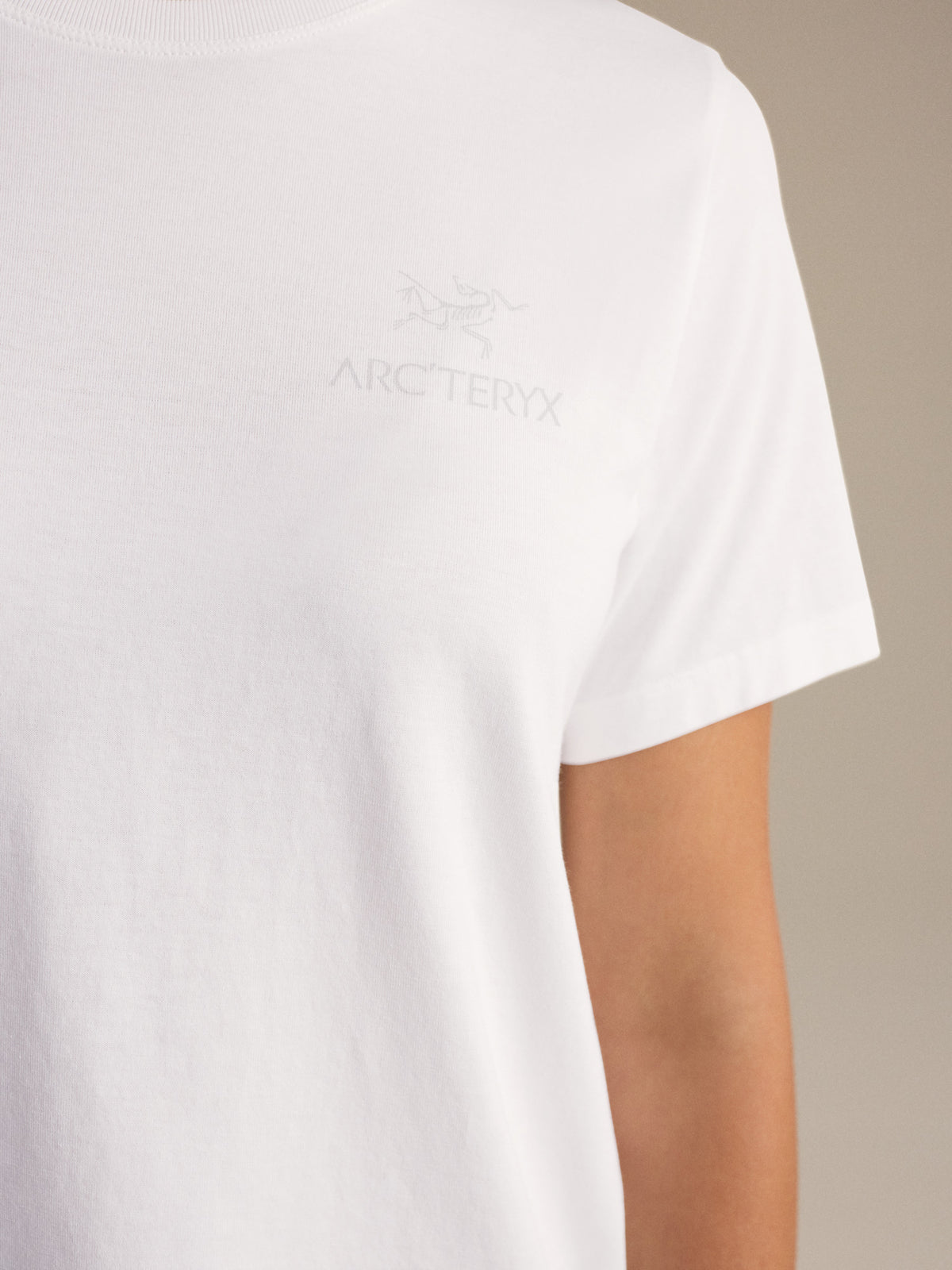 Kragg SL Cotton Emblem Crew Shirt SS Women's White Light Fabric Detail