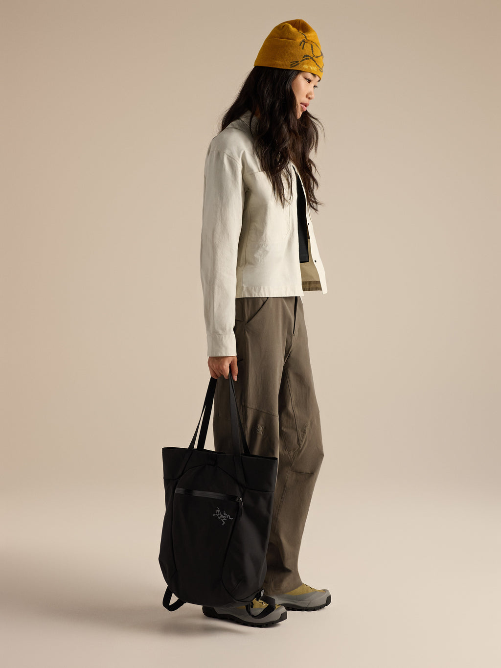 Axios 20 Tote Black Hover