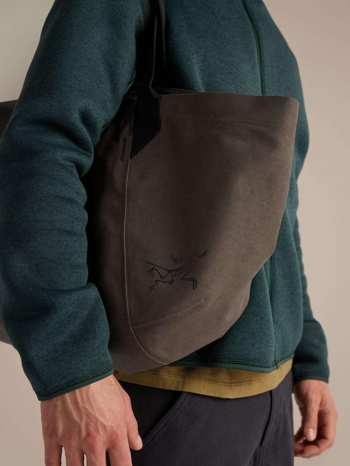 Carrier 35 Weekender Mongoose Fabric Detail