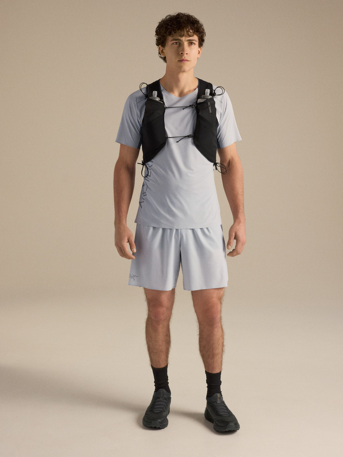 Norvan 7 Vest Black Full Body