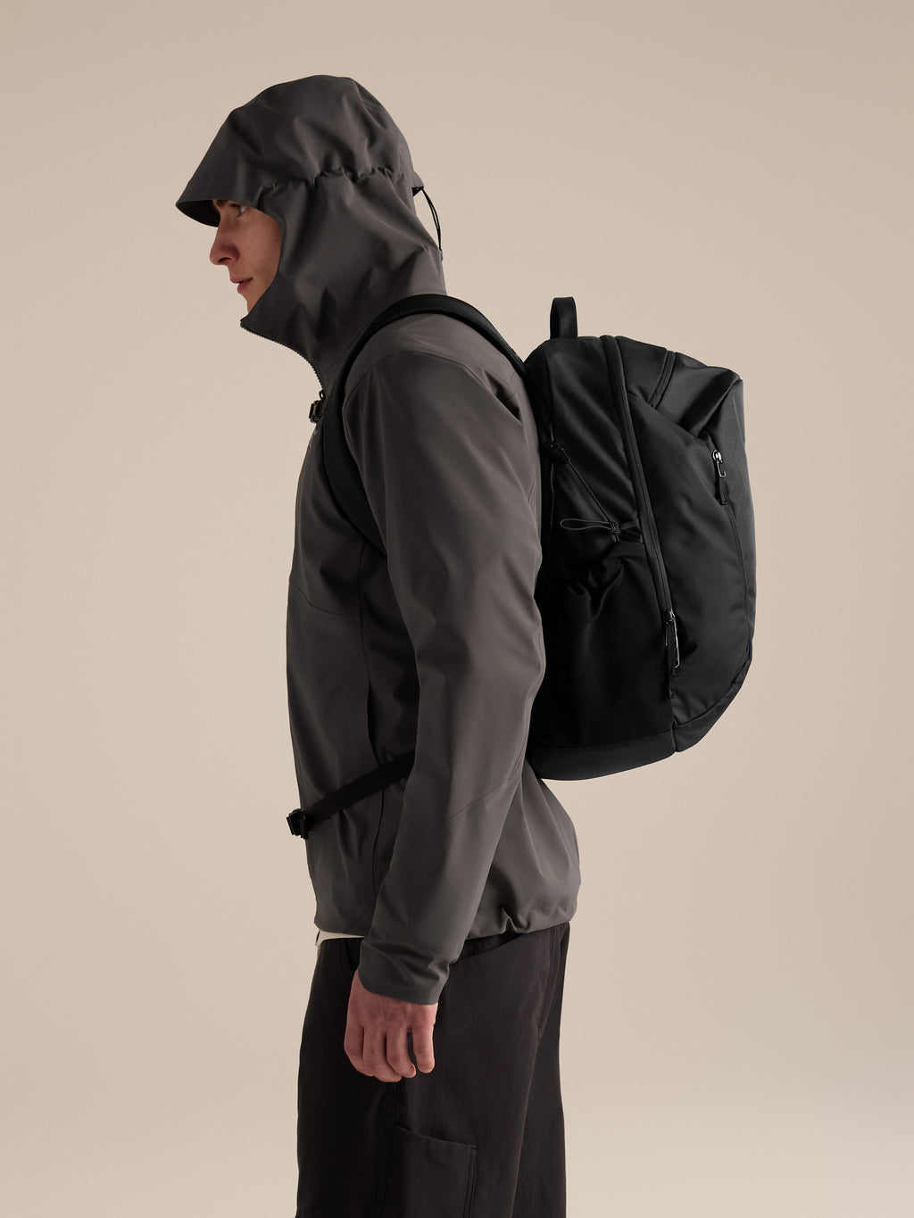 Mantis 26 Backpack Black Side View