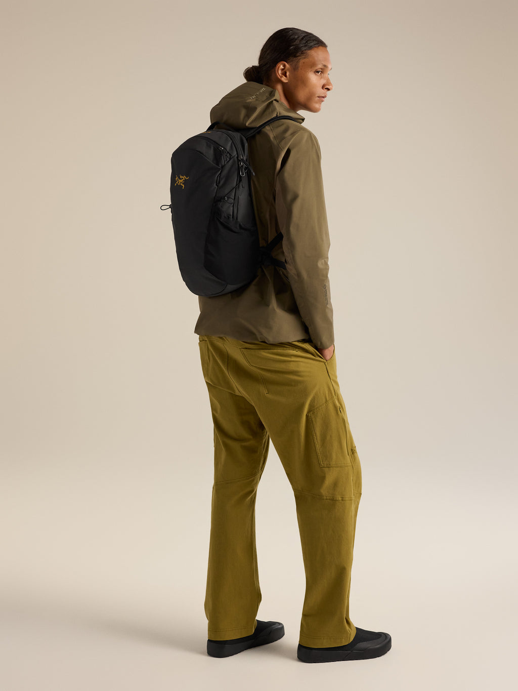 Mantis 16 Backpack Black Detail 1