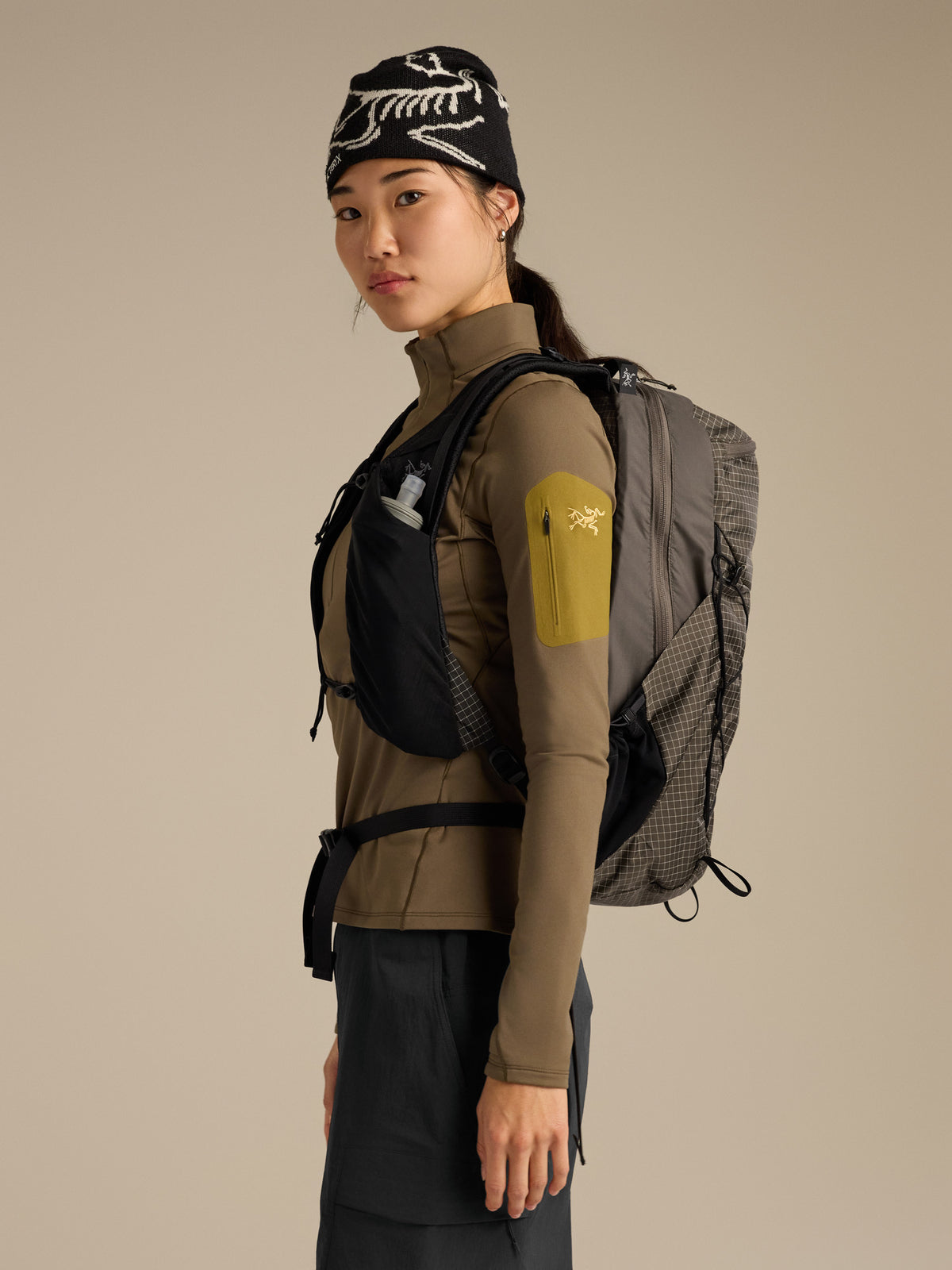 Aerios 18 Backpack Mongoose / Nucleus Side View