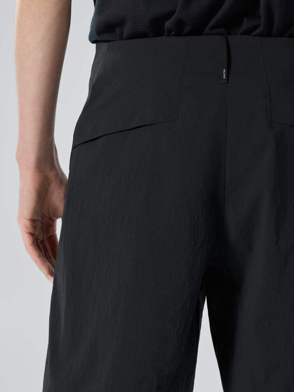 Indisce Short Black Detail 3