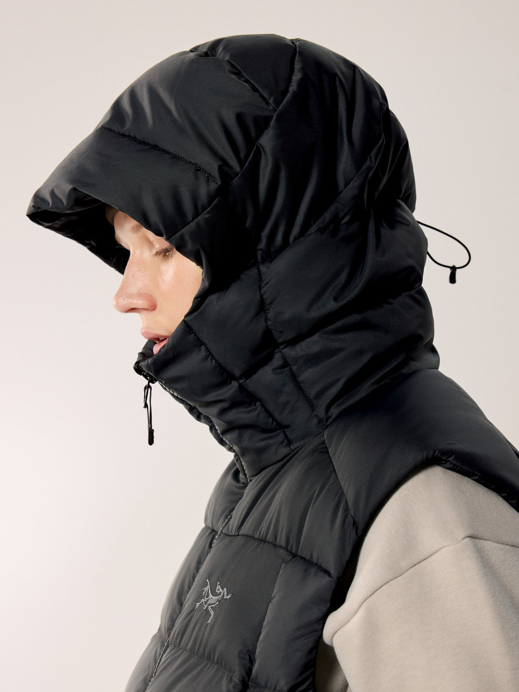 Thorium Vest Women's Black II Hood