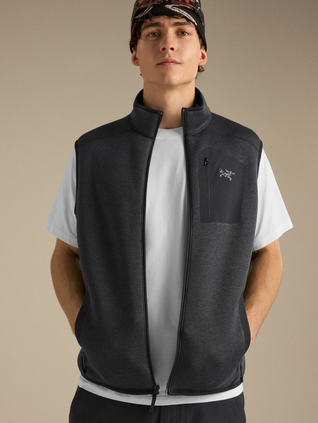 Covert Vest Black Heather Hover