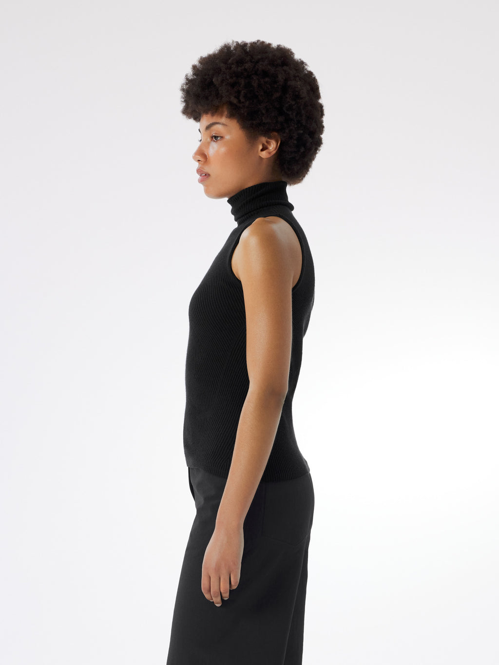 Conic Wool Halter Women's Black Profile