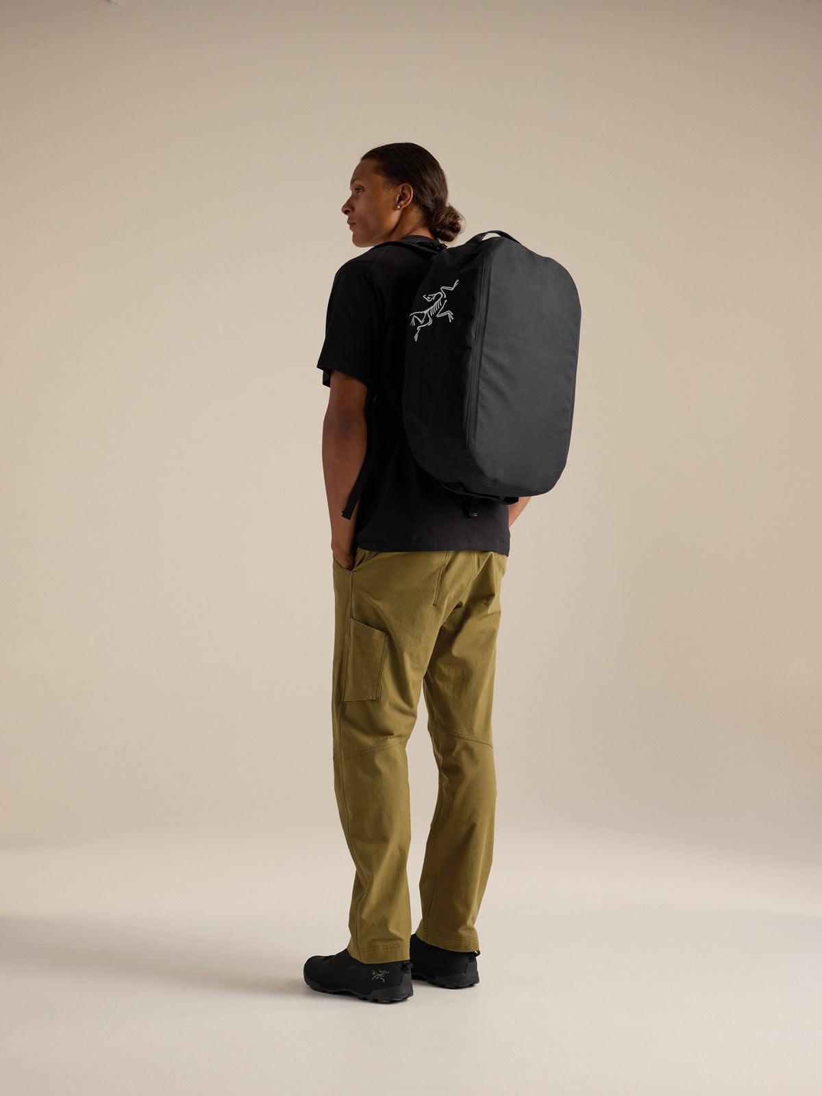 Carrier 40 Duffle Black Full Body