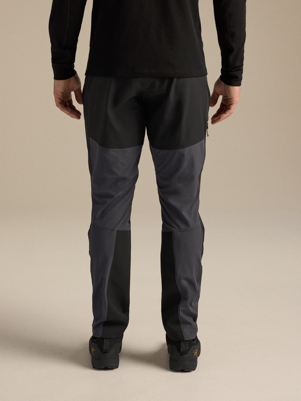 Serratus Pant Black/Graphite Back View