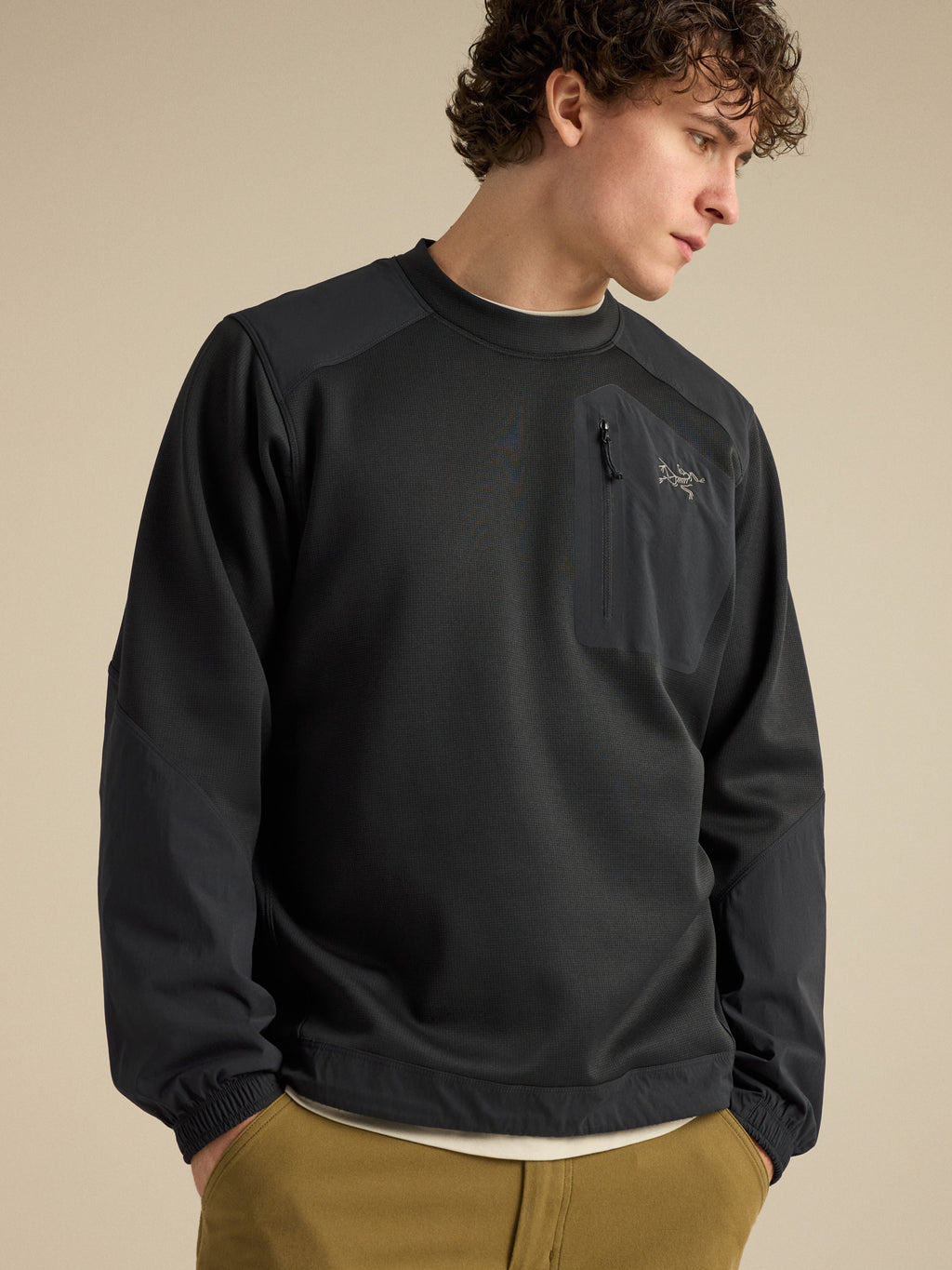 Konseal Crew Neck Pullover Black Hover