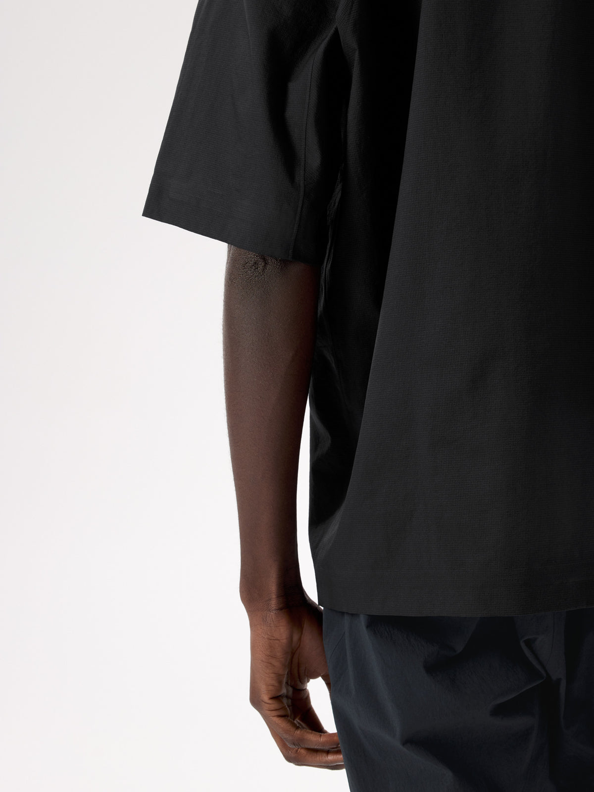 Demlo Shirt SS Black Detail 4