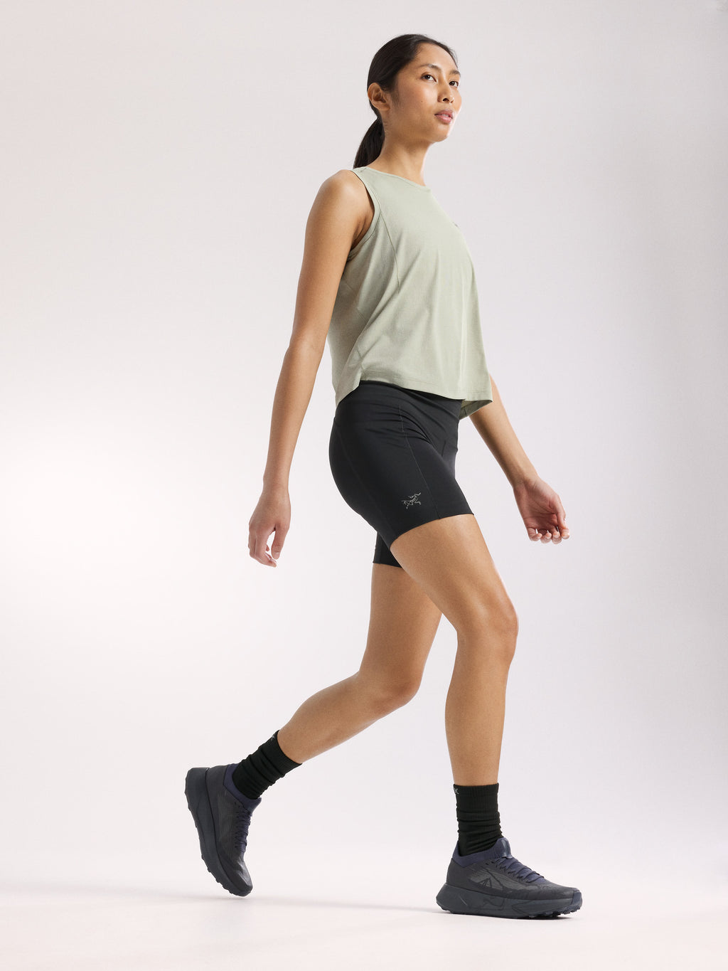 Essent High-Rise Utility Short 6" Women's Black Full Body